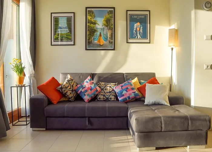 Bellevue Apartment: Sunset On Lake Como