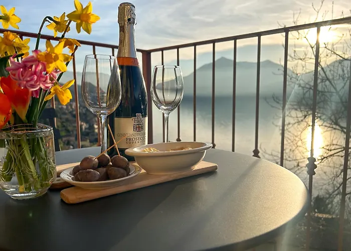 Bellevue Apartment: Sunset On Lake Como