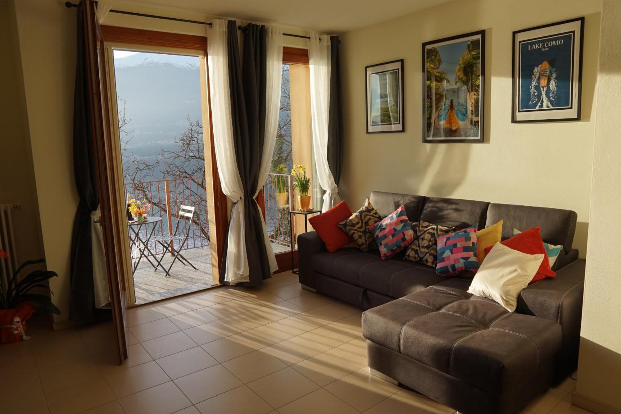 Apartment Bellevue Apartment: Sunset On