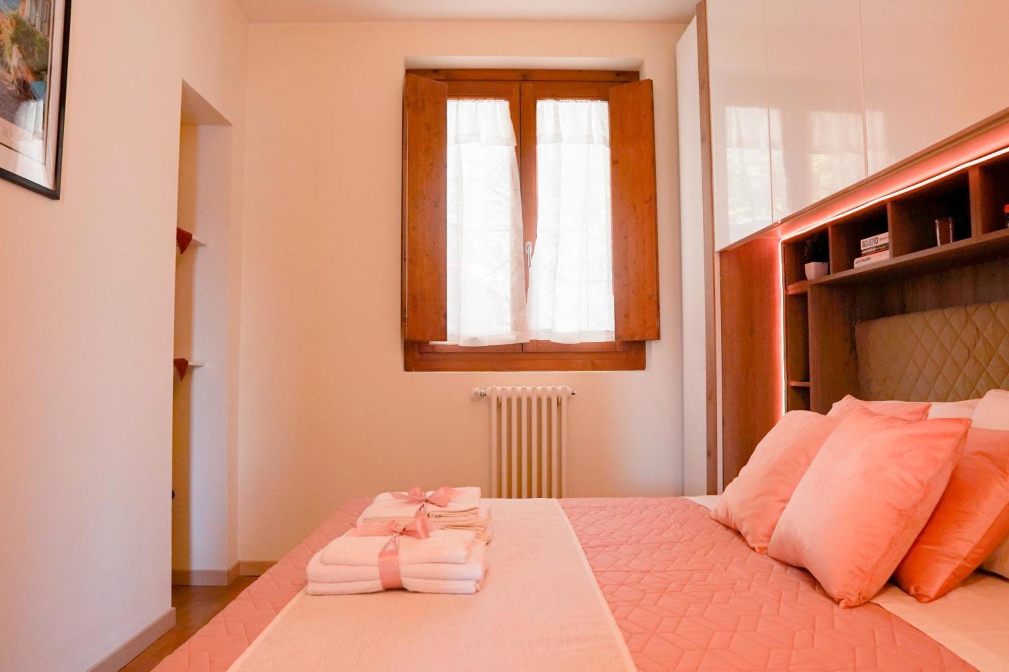Apartment Bellevue Apartment: Sunset On Bellano