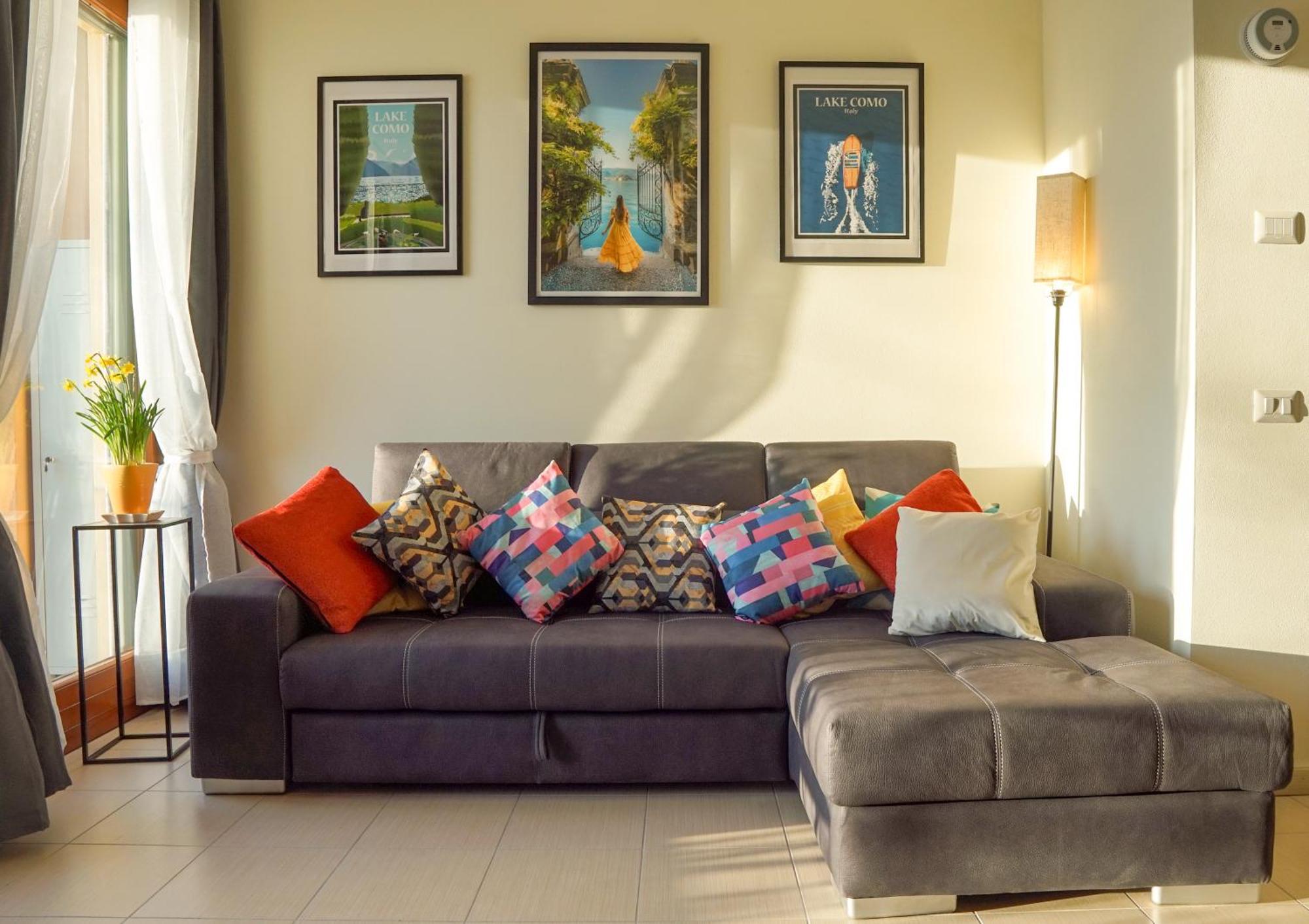 Bellevue Apartment: Sunset On * Bellano